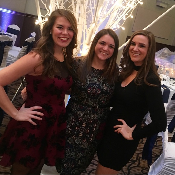 Long Sleeve Express Dress - Picture 5 of 5